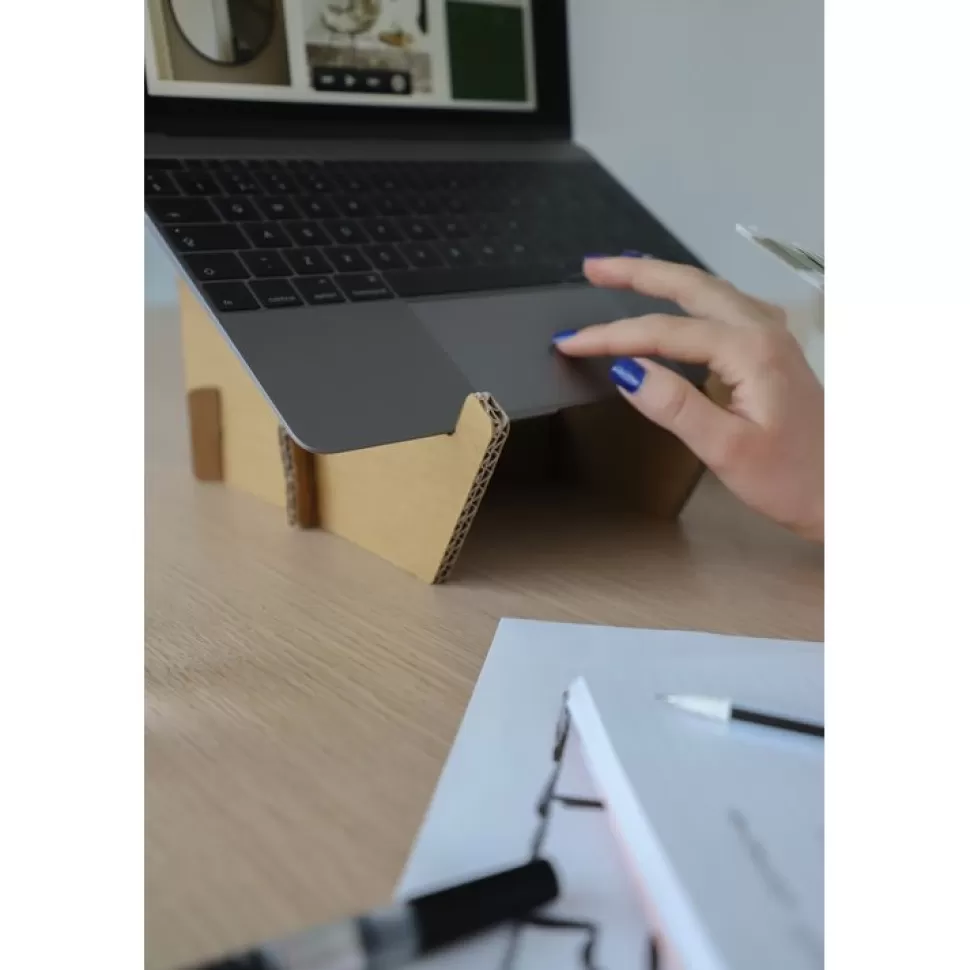 KarTent B2B^Kartonnen Laptop Standaard